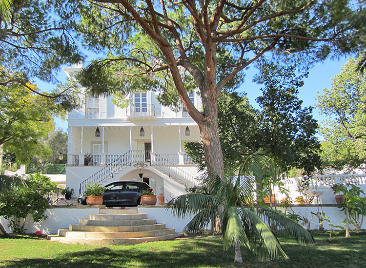 IDT-149-1-einmaliges Herrenhaus inmmiten von Palma zu vermieten