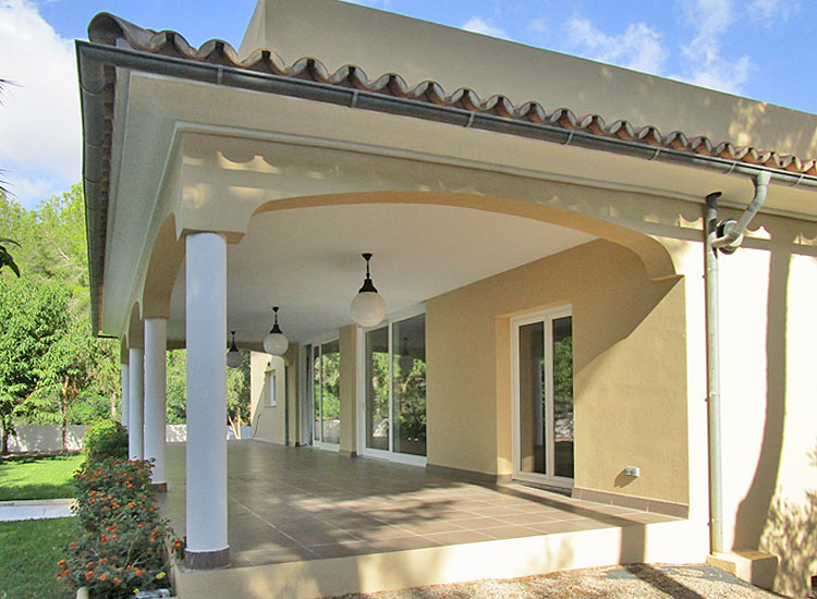 IDT-213-2-mediterrane Villa mit moderner Ausstattung zu vermieten